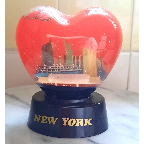 Vintage Snow Globe New York Heart Shaped Souvenir - Picture 1 of 5